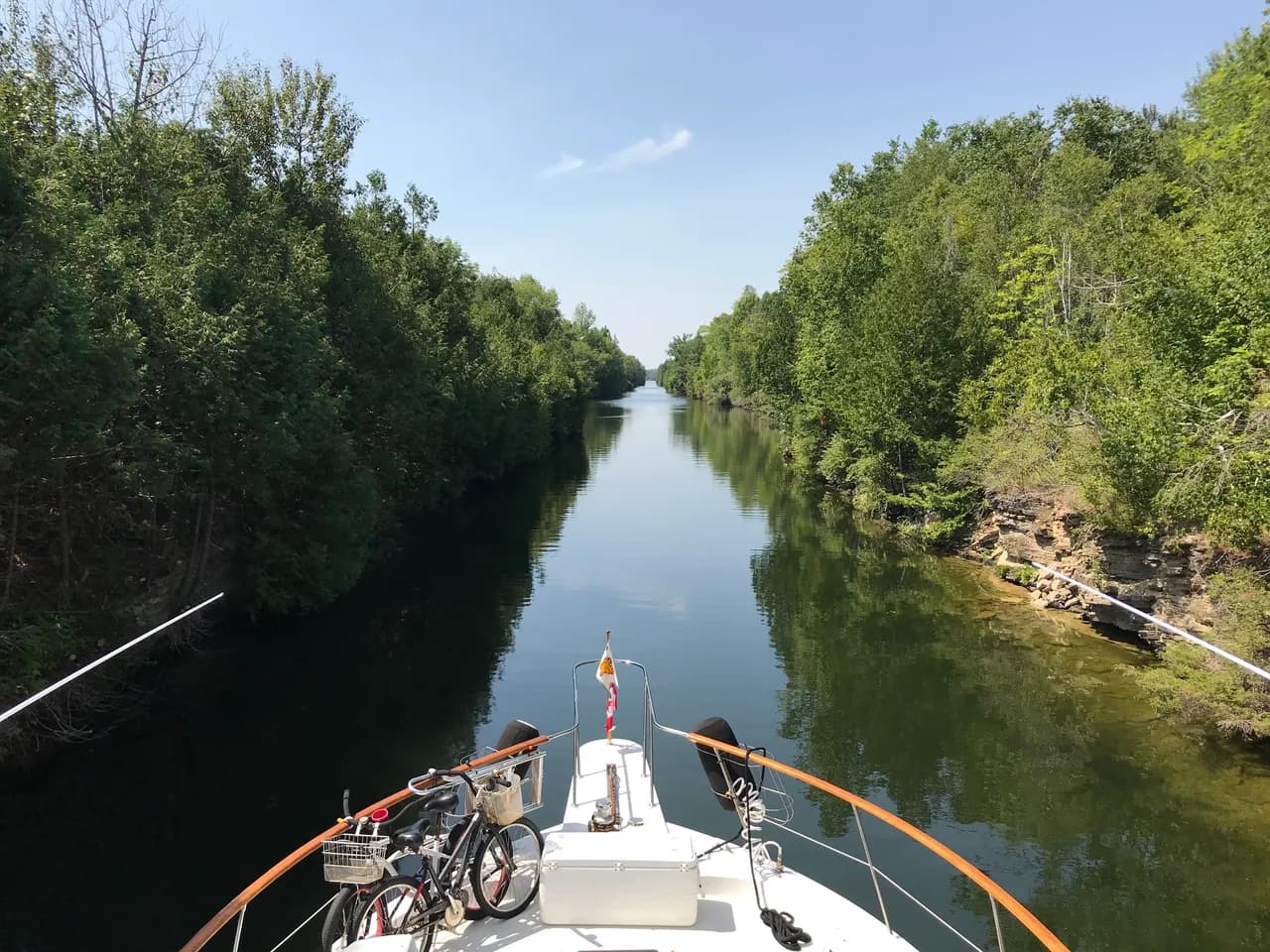 Great Loop - Peaceful passage through tree-lined waterway