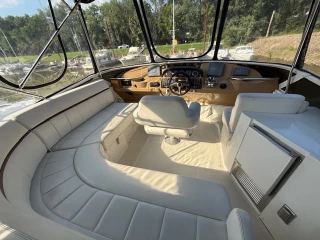 2001 Carver 396 Aft Cabin - Photo 2